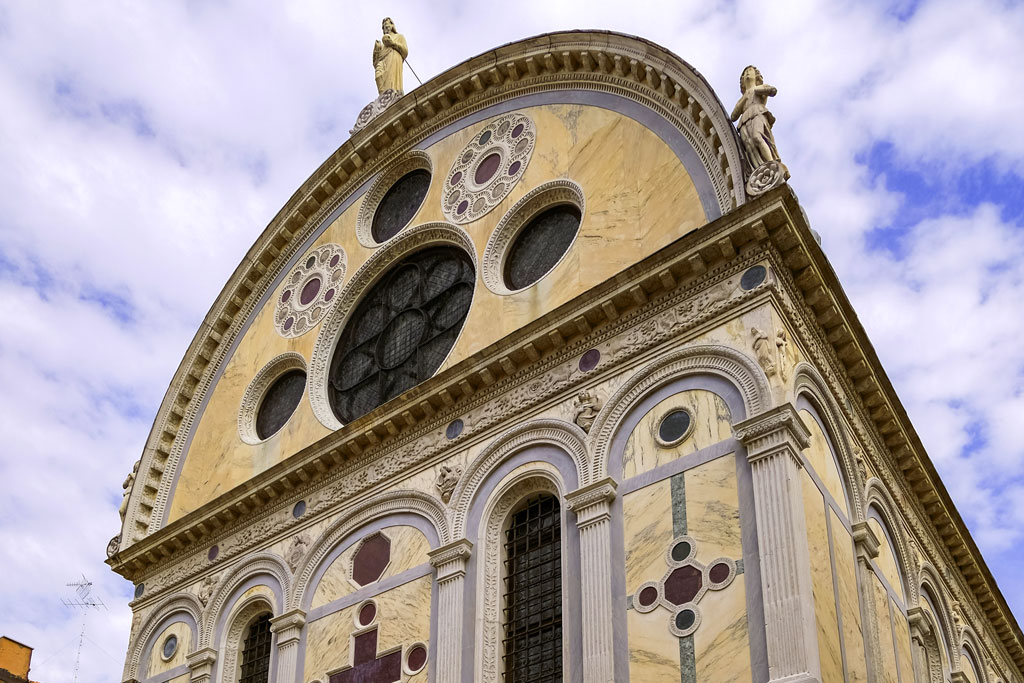 Chiesa di Santa Maria dei Miracoli - Beautiful Catholic colored Marble Church