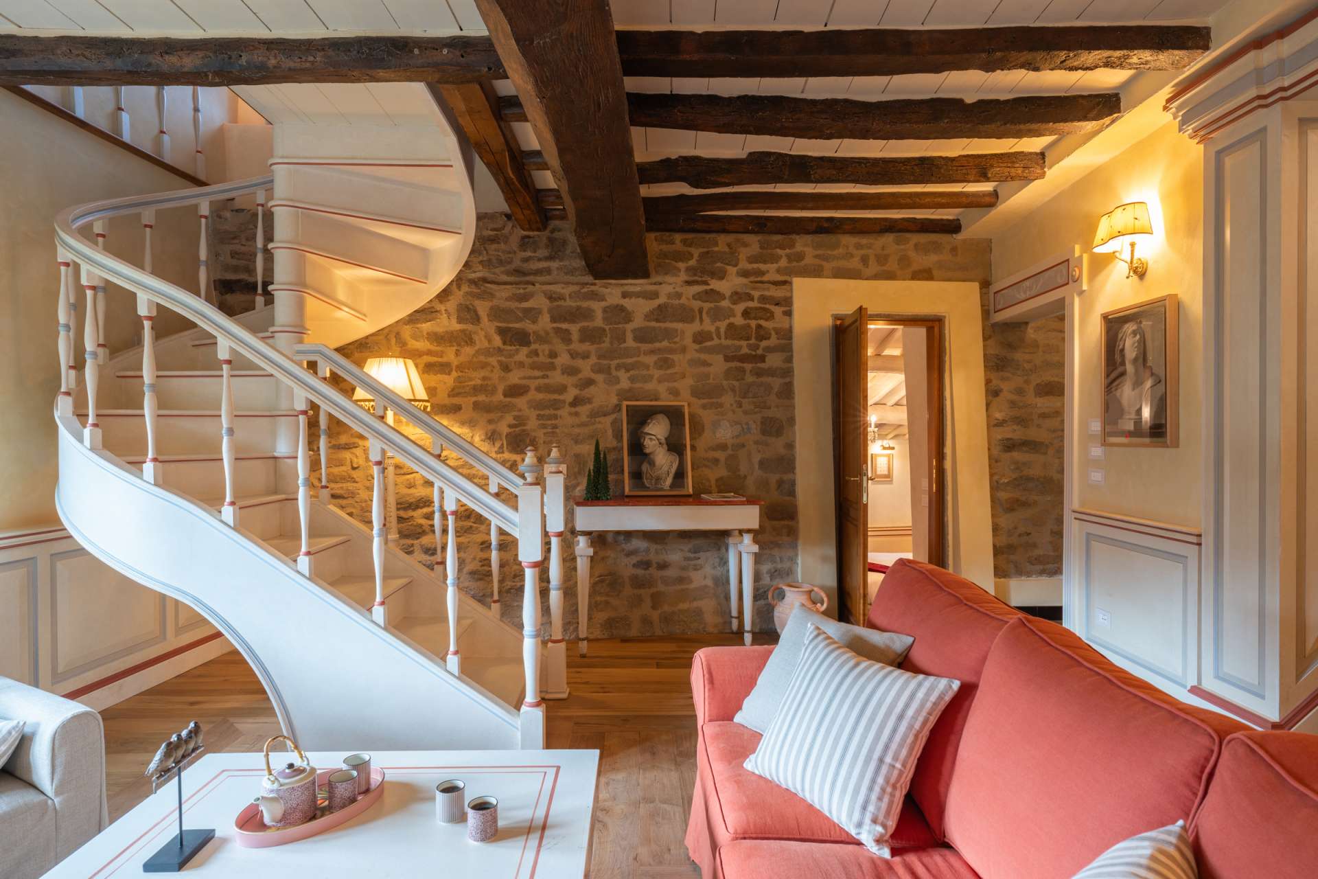 Il Giardo A sculptural hand-carved staircase forms one of the villa’s defining architectural features