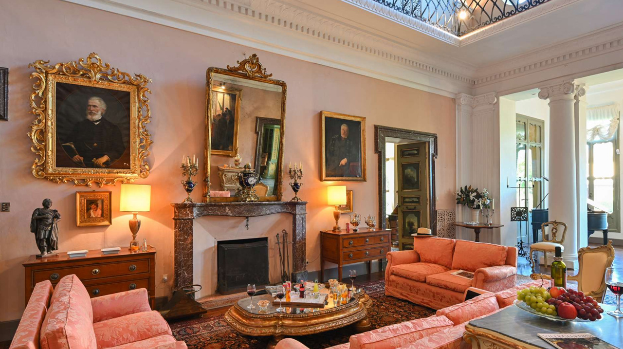 Torre della Duchessa The large main hall with Steinway grand piano