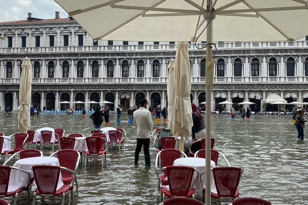 Restaurants in Venice acqua alta