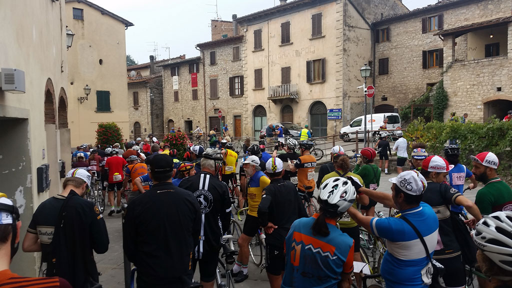 Tour of italy cycle race hi-res stock photography and images - Page 14 -  Alamy