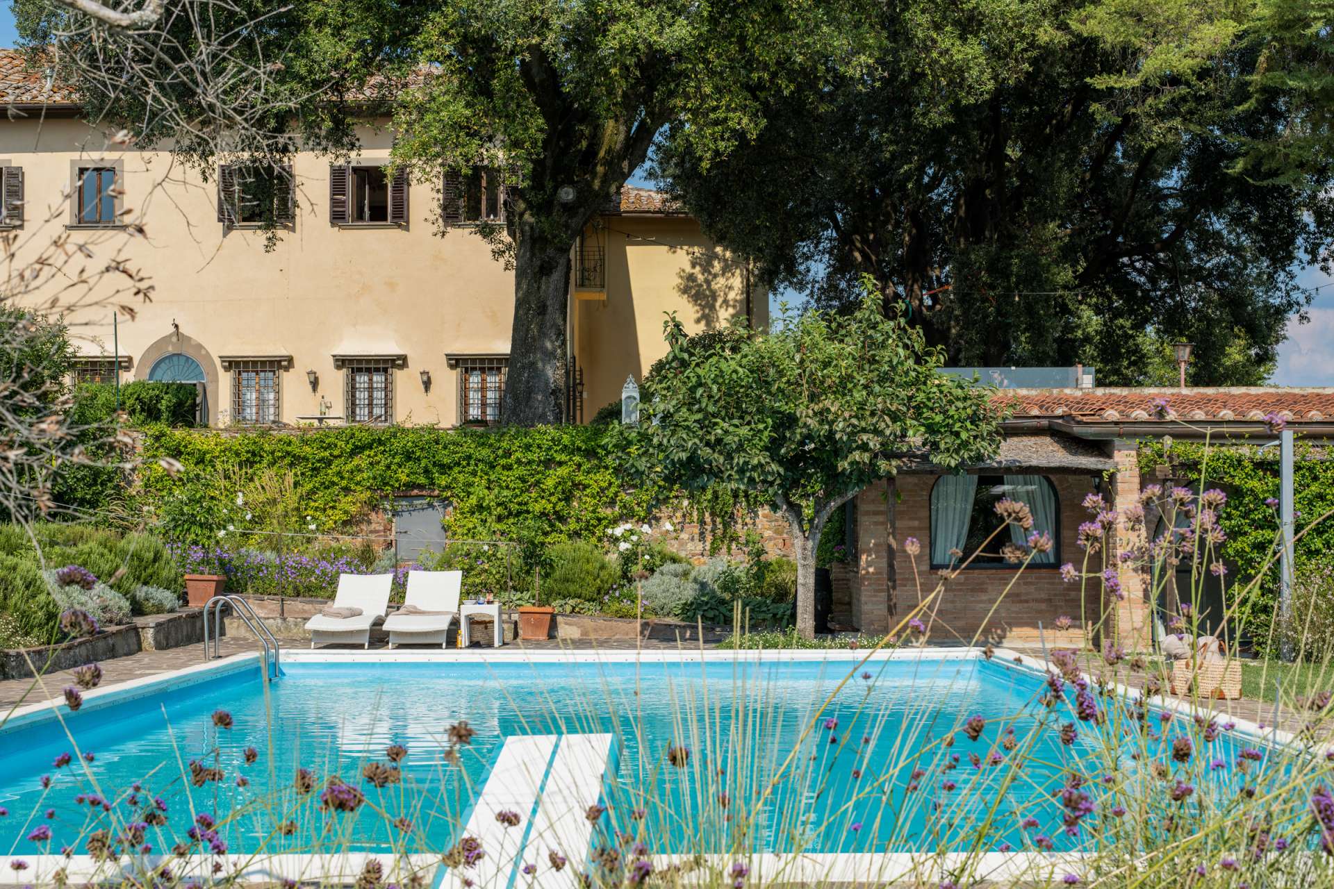 Palazzo Nelle, elegant Tuscan villa with private pool, included chef, maid service and air-conditioned bedrooms