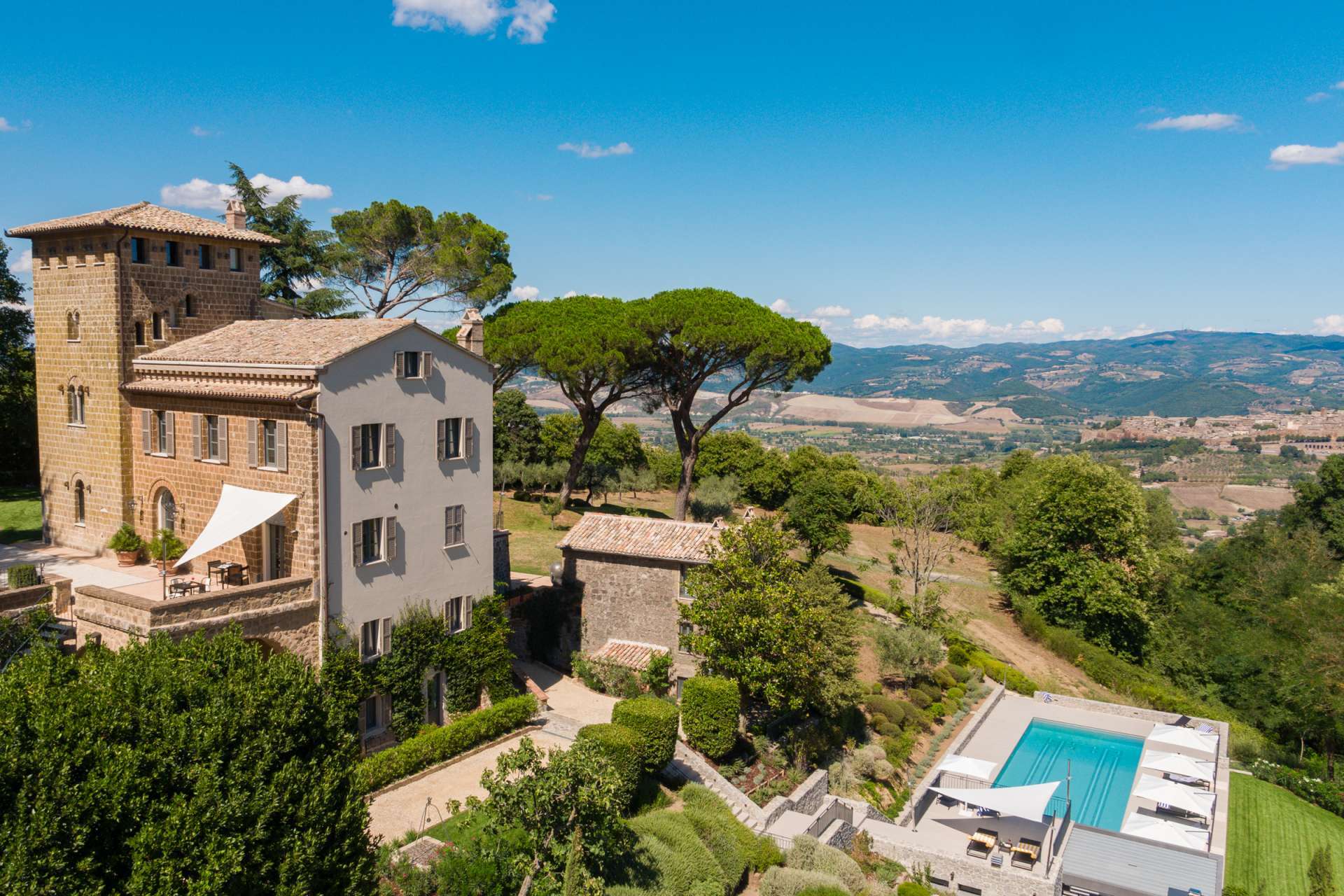 Luxurious Italian Villas for Large Families and Groups in 2026