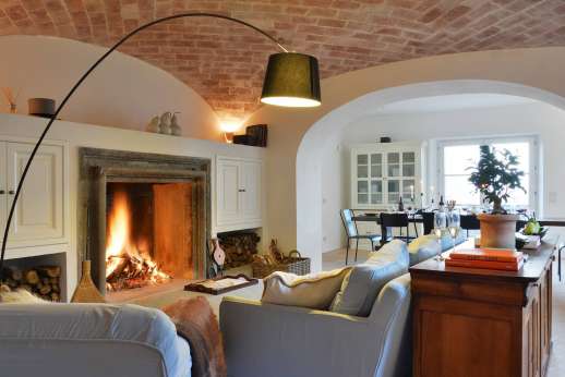 La Ciambella - The ground floor with vaulted brick ceilings.