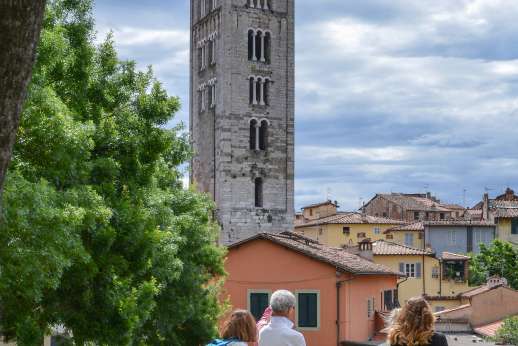 Lucca By Bike Or Foot - An historic tower in the middle of a residential area in Lucca
