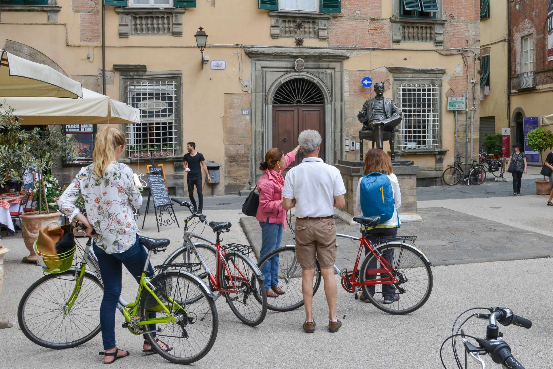 bike tours lucca italy