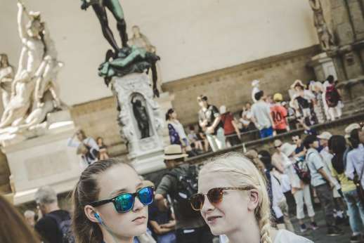 Uffizi & Florentine Squares - Young people sightseeing in Uffizi