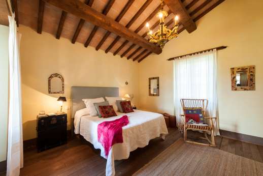 Acqua e Miele - First floor, master bedroom suite with an independent entrance from the garden.