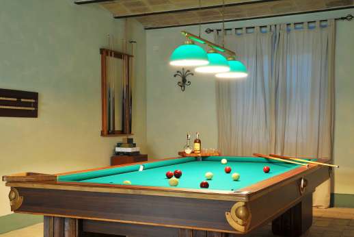 Acqua e Miele - Lower ground floor, games room with billiards and mini football tables