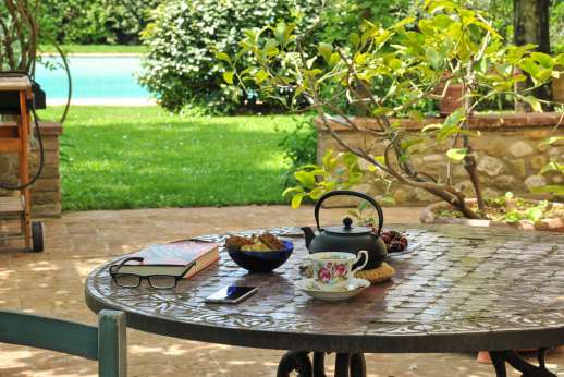 I Tre Cipressi - Relax outdoors with plenty of seating around the villa