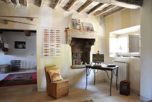 Il Borgo di Petroio - Main house entrance hall.