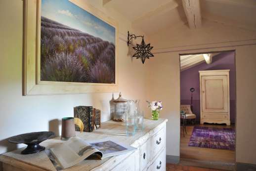 Il Borgo di Petroio - The air-conditioned double bedrooms leading to the en suite bathroom.