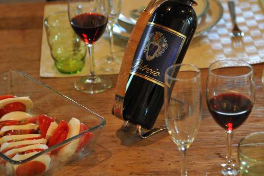 Il Borgo di Petroio - Taste the wines produced at Petroio.