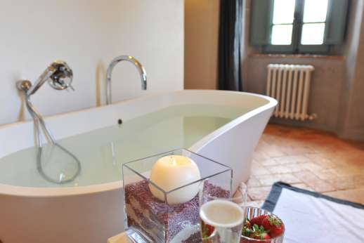 Il Cornello - En suite bathroom.