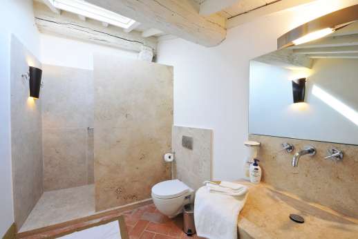 Il Cornello - En suite bathroom.