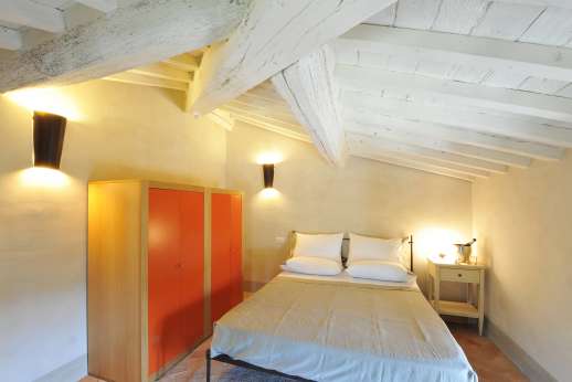 Il Cornello - Second floor Mansarda air-conditioned double bedroom.