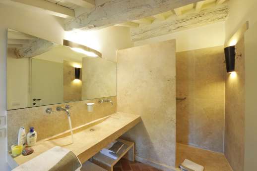 Il Cornello - En suite bathroom.