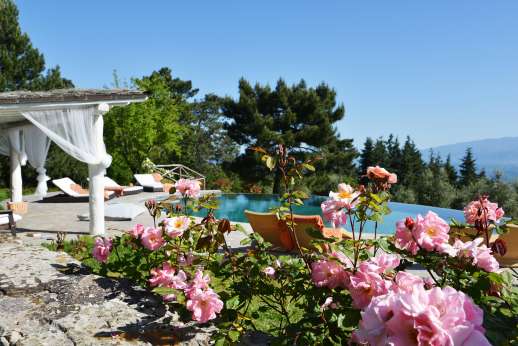 Il Cortile Pratolino - A beautiful get away in the hills of the Chianti region.