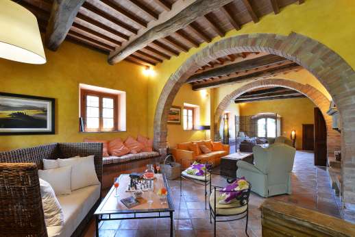 Il Granaio - The large sitting room.