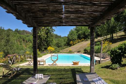 L'Olmo - Poolside shaded loggia.