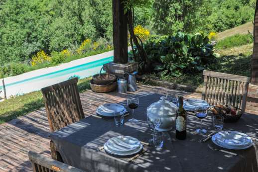 L'Olmo - Dine in comfort surrounded by wonderful views.