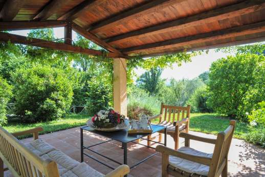 L'Olmo - A second loggia with seating area