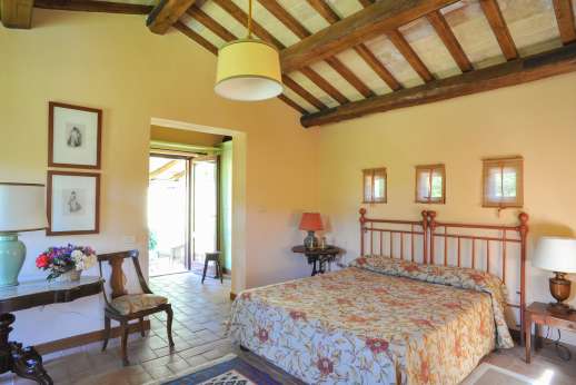 L'Olmo - First floor air conditioned double bedroom