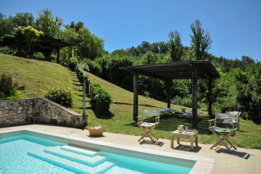 L’Olmo (x 4 people) with Staff and Cook - Down to a swimming pool positioned at the edge of the lawn.