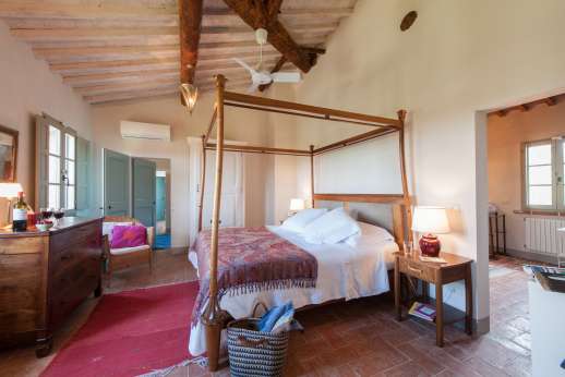 La Badiole - Air-conditioned double bedroom with an ensuite bathroom with shower