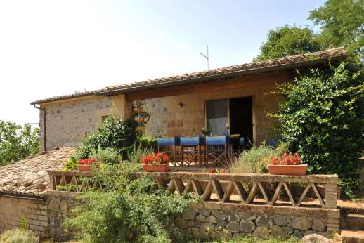 La Grande Quercia - This lovely 14th century farmhouse perched on a hillside above Orvieto.