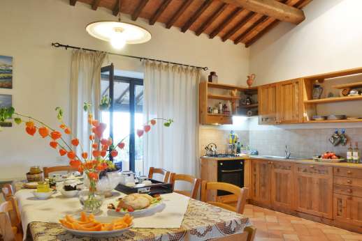 La Grande Quercia - Beautifully hand made and functional kitchen.