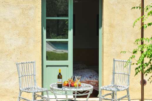 La Magione - Enjoy an aperitivo before dinner.