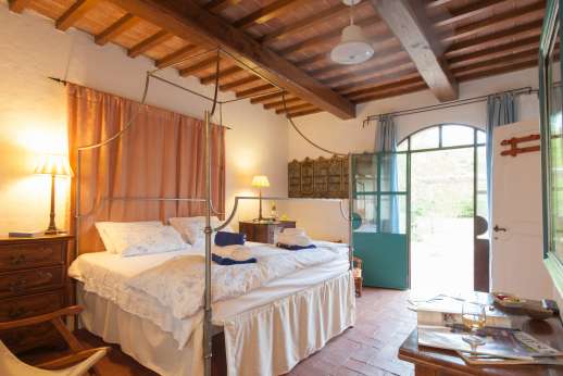 La Magione - Accessible from the garden only the double bedroom with bathroom with shower