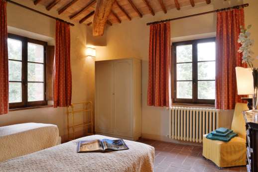 La Piana - Twin bedroom.