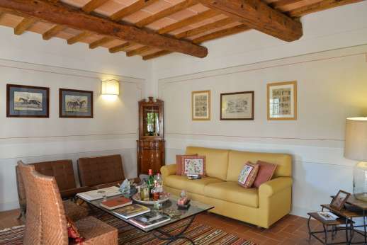 La Villa Di Petroio - Sitting room in the west guest wing ground floor