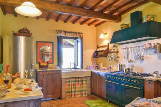 Podere Casalfava - The professional kitchen.