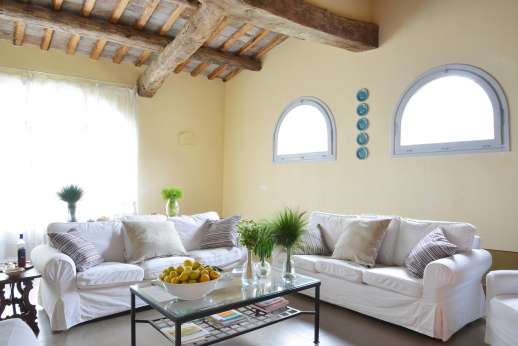 Podere Castelluccio - A bright and spacious villa.