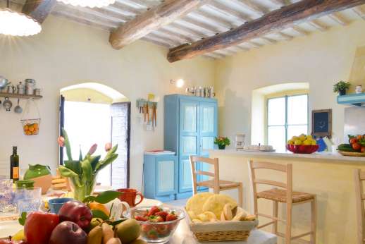 Podere Castelluccio - Fantastic large kitchen great for those passionate about cooking.