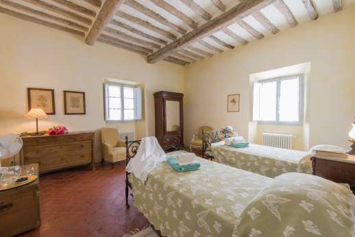 Podere Castelluccio - Another view of the room