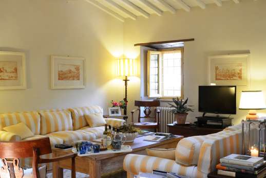 Podere Guicciardini - First floor sitting room.