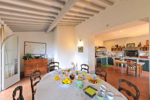 Poggio Alto - The spacious dining room with large table.