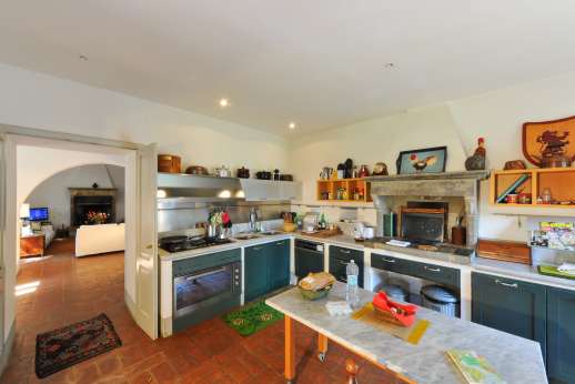 Poggio Alto - Poggio Alto has a very well equipped kitchen with plenty of space to cook and prepare your meals.