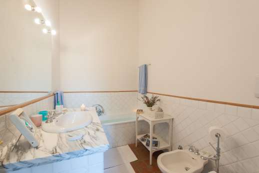 Poggio Alto - Guest house bathroom.