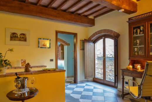 Rosso Fiorentino - Upstairs landing