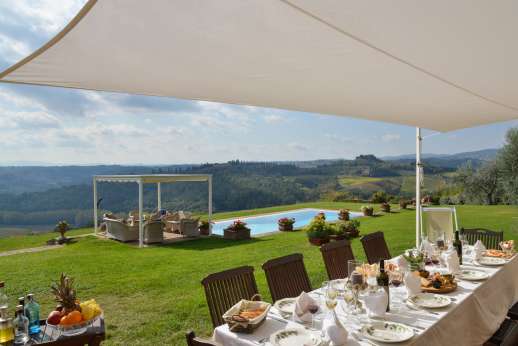 San Leolino (x 10 people) with Staff and Cook - Shaded outside eating area overlooking the garden and pool