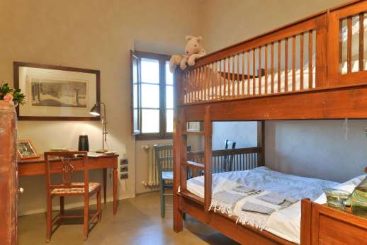 Santa Dieci - The twin bedroom, bunk beds which shares a bathroom with one of the double bedrooms.