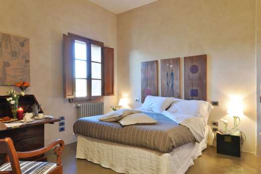 Santa Dieci - A double bedroom, all are spacious and comfortable.