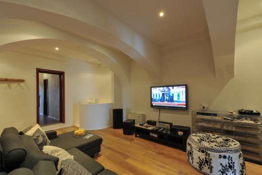 Tenuta Almabrada - Mid level Home theatre TV room