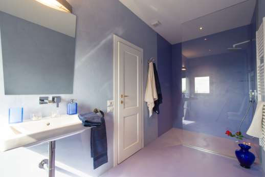 Tenuta Almabrada - En suite bathroom.