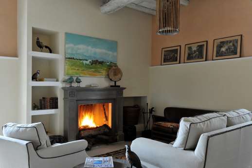The Estate Of Petroio - The rooms are all furnished very tastefully with collections of paintings, traditional black and white photos, drawings and a wide selection of English books. Il Borgo di Petroio